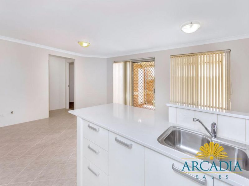 ARCADIA WATERS MADDINGTON - Close to the Clubhouse, with Stone Benchtops.