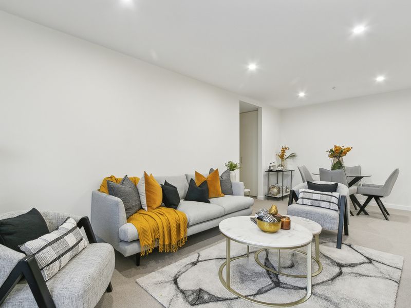 Modern, Light-Filled Apartment with Balcony and Secure Parking