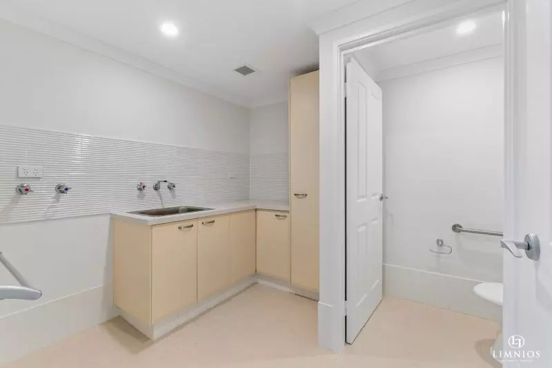 SOLD North facing, courtyard villa in the heart of Mercy Village.