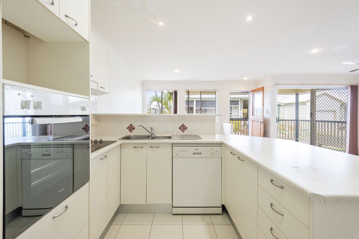 RELAXED COASTAL LIFESTYLE AWAITS