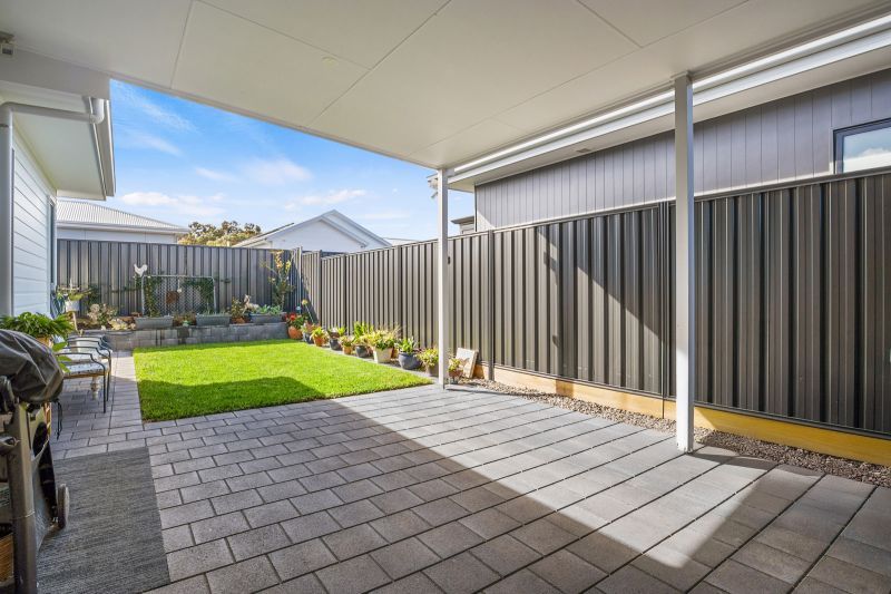 A light-filled modern 2-bedroom home