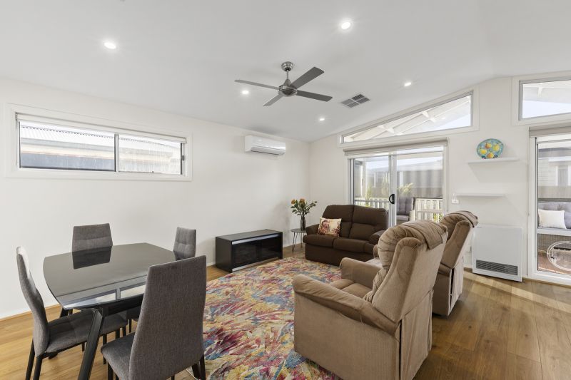 Elegant & Bright Two-bedroom Home