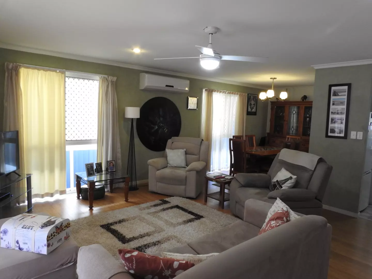 Spacious 3 Bedroom and Pets are welcome.