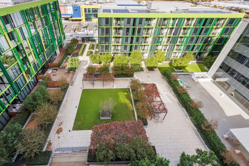 Stunning Views!! Lifestyle and Convenience!