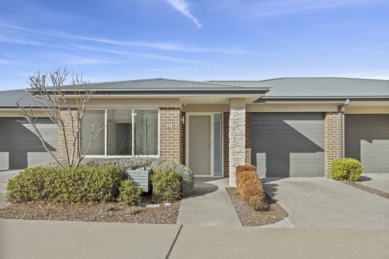 Peaceful, Refreshed Villa with Clubhouse Proximity and Privacy