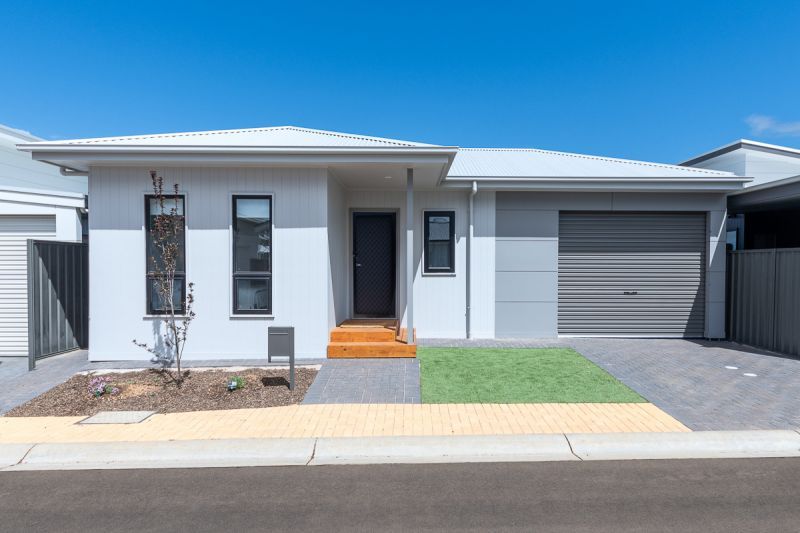 Contemporary 2 Bedroom Newly Built Home