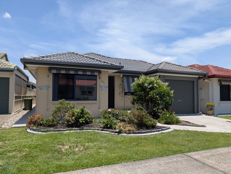 Relaxed Living in Regal Waters