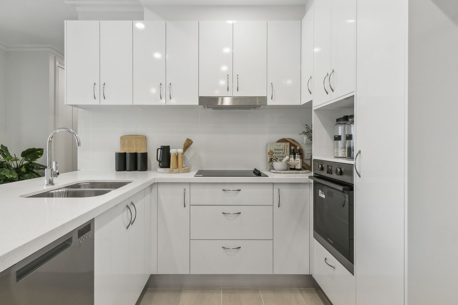 Large two-bedroom apartment on the third floor