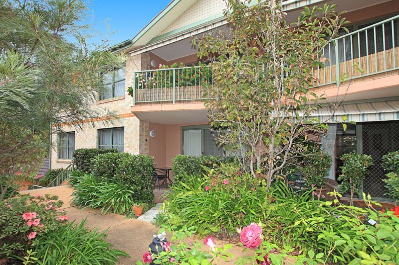 Two bedroom retirement unit with peaceful garden outlook