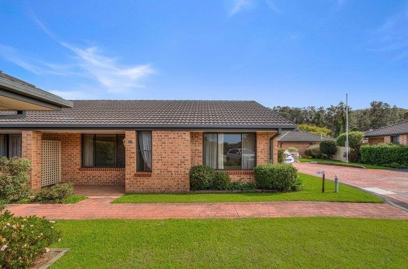This bright and comfortable villa is ideal for relaxed retirement living.