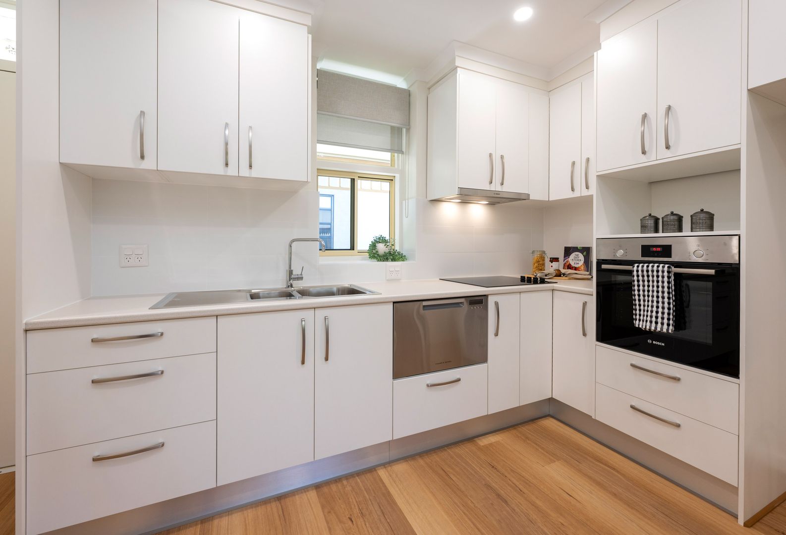 Eldercare College Green: freshly renovated one-bedroom unit close to the city