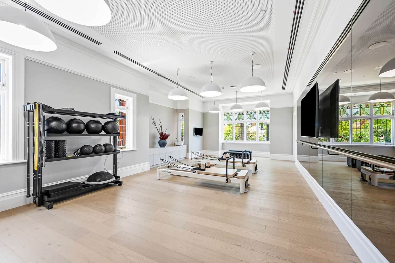 Residence 47 - Available now! 