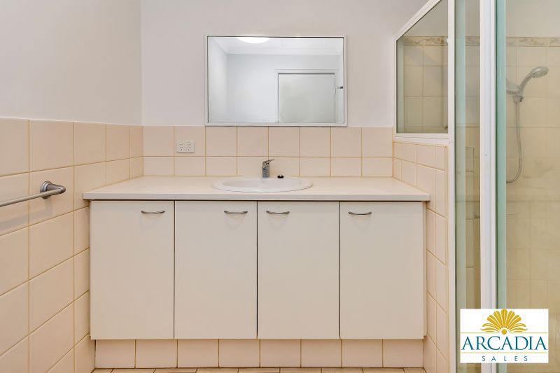 ARCADIA WATERS MADDINGTON - 2 Bedrooms and Stone Bench Tops