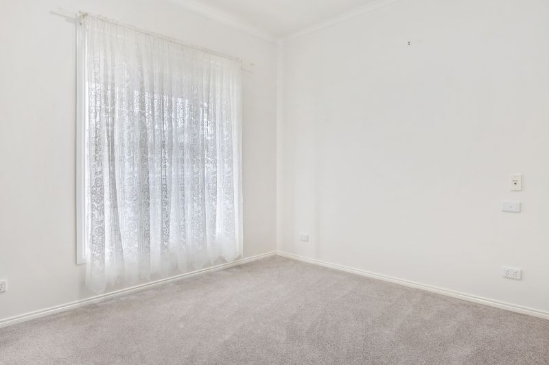 Beautifully Presented Haven - Corner Location