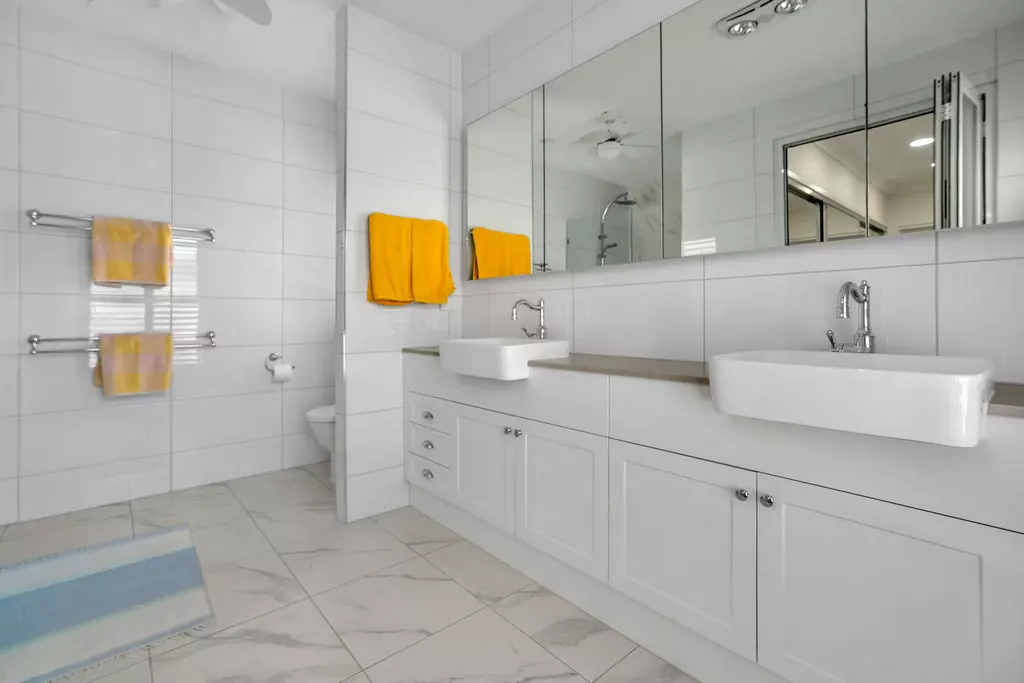 Palm Lake Resort Beachmere Bay