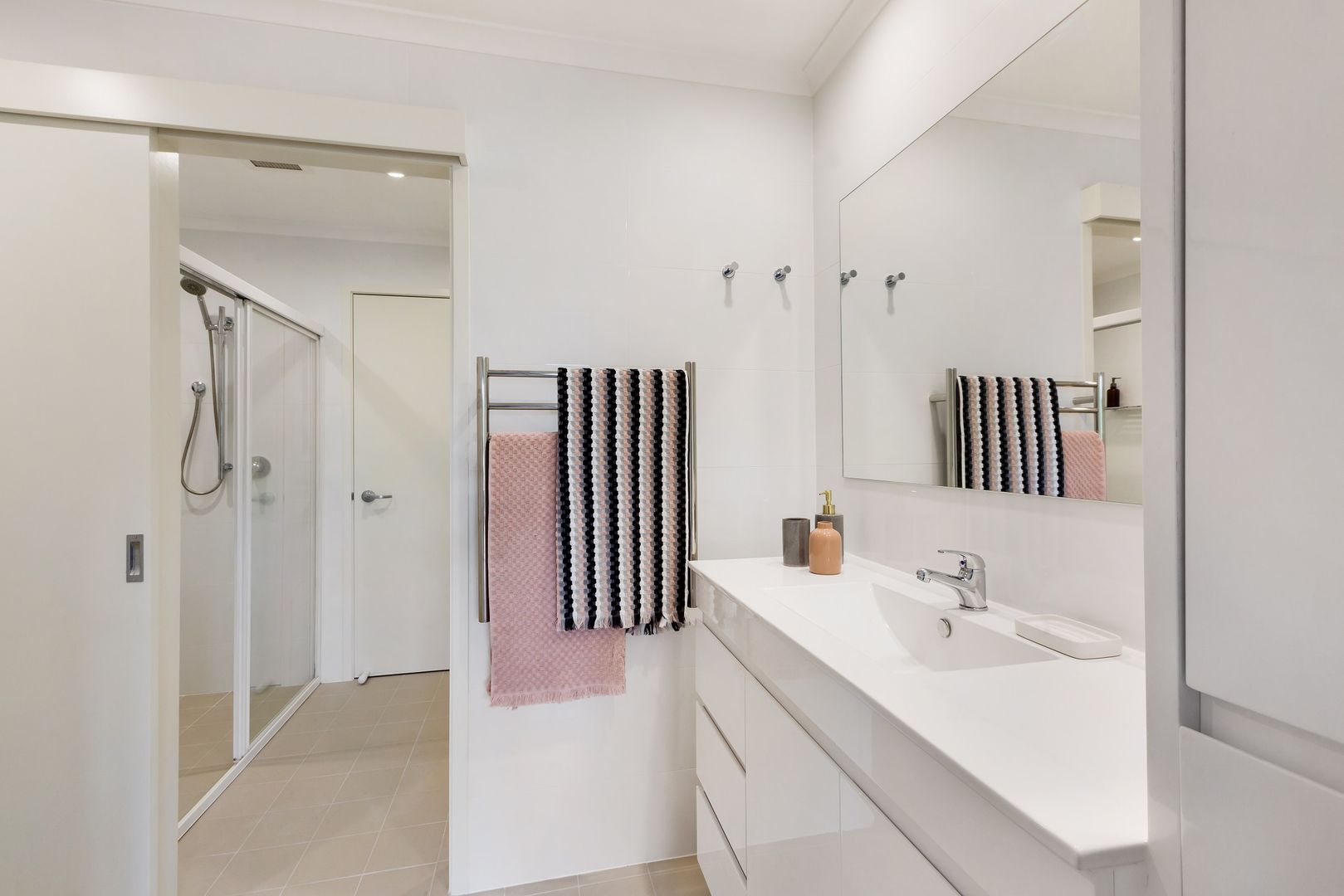 Modern Refurbished 2 Bedroom Unit with Balcony and Garden Views