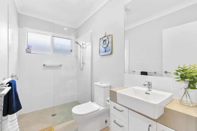 Effortless Living- Modern Charm and Tranquility