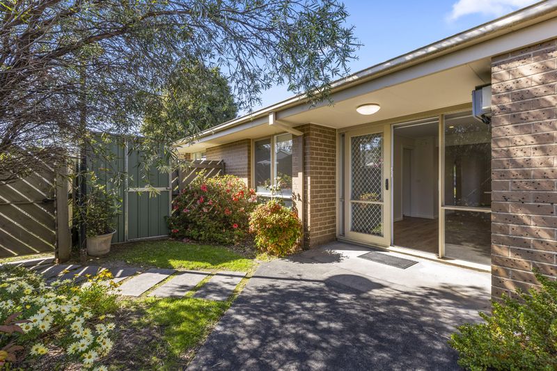 Renovated, Private Unit, Moments from Village Life