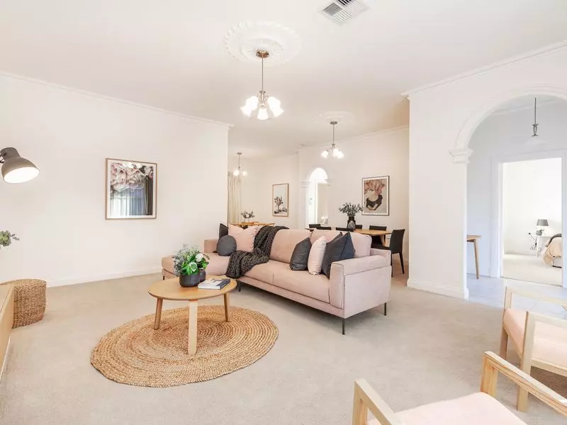 Live in style and prestige by the sea!