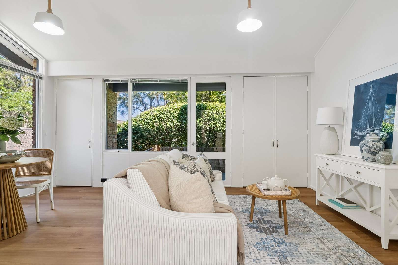 Bright, private & perfectly positioned villa