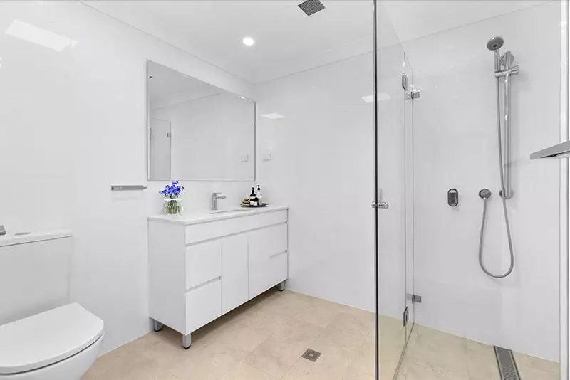 Beautifully renovated 2 bedroom unit with sunny balcony and light-filled throughout.