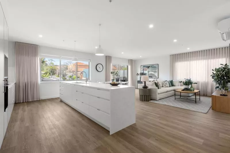 First-floor 2-bedroom corner apartment