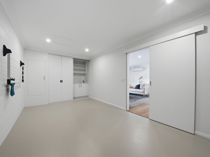 Westerly Facing Villa With Attached Garage