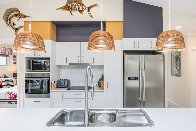 Stunning Tropical Hideaway!