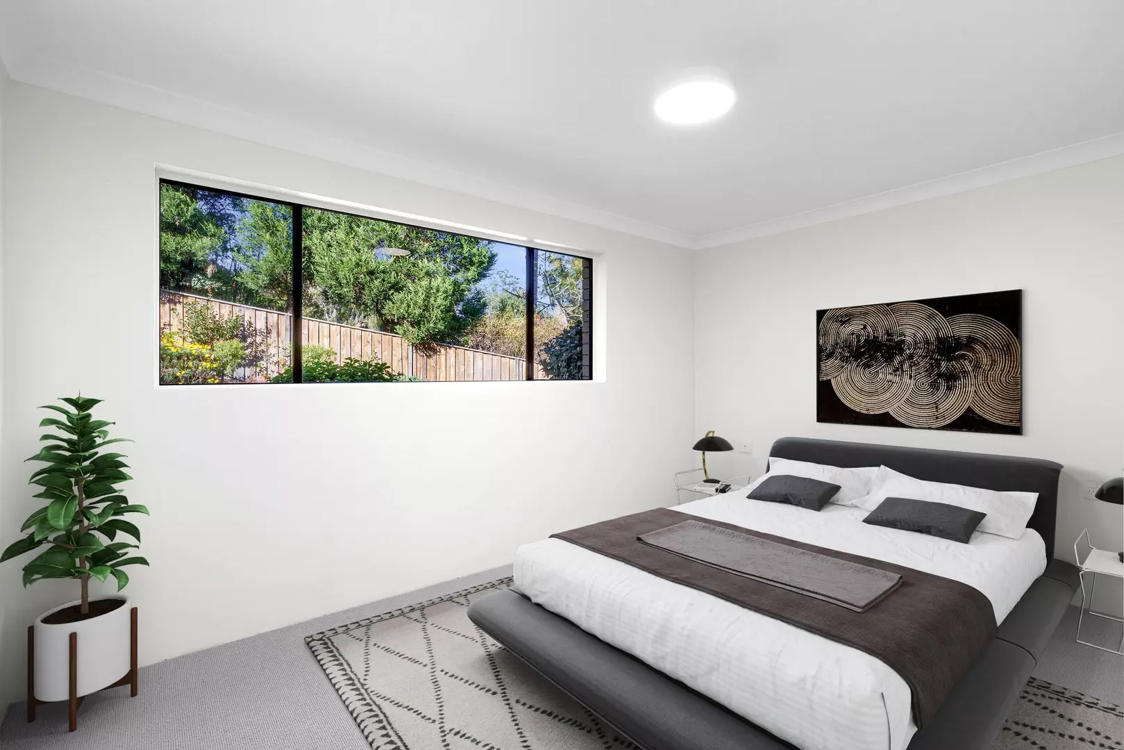 Stylish & Spacious Unit with Leafy Views