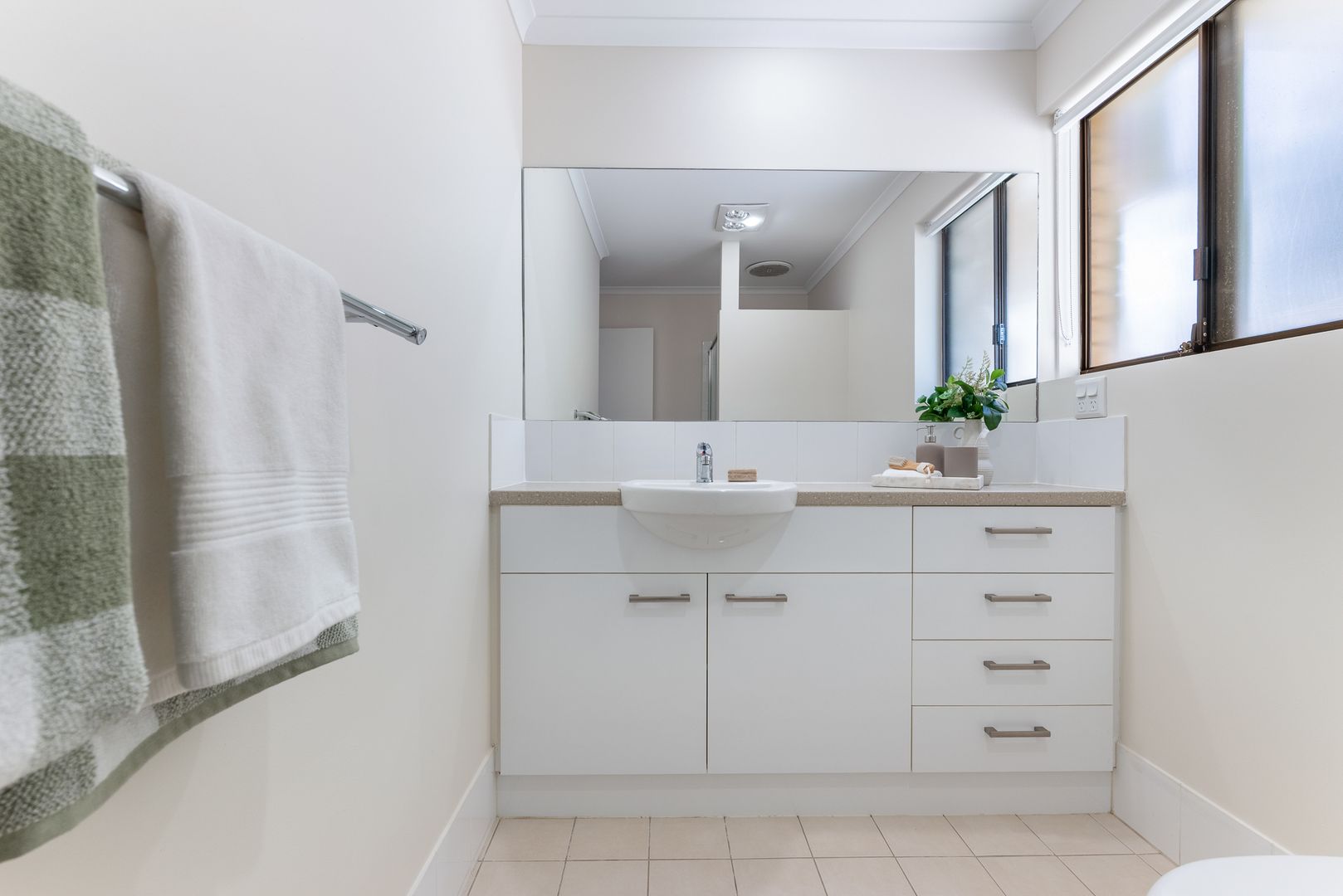 Are You Aged 65 Years Or Older And No Longer Working Full Time ? Discover Modern Retirement Living in Prospect