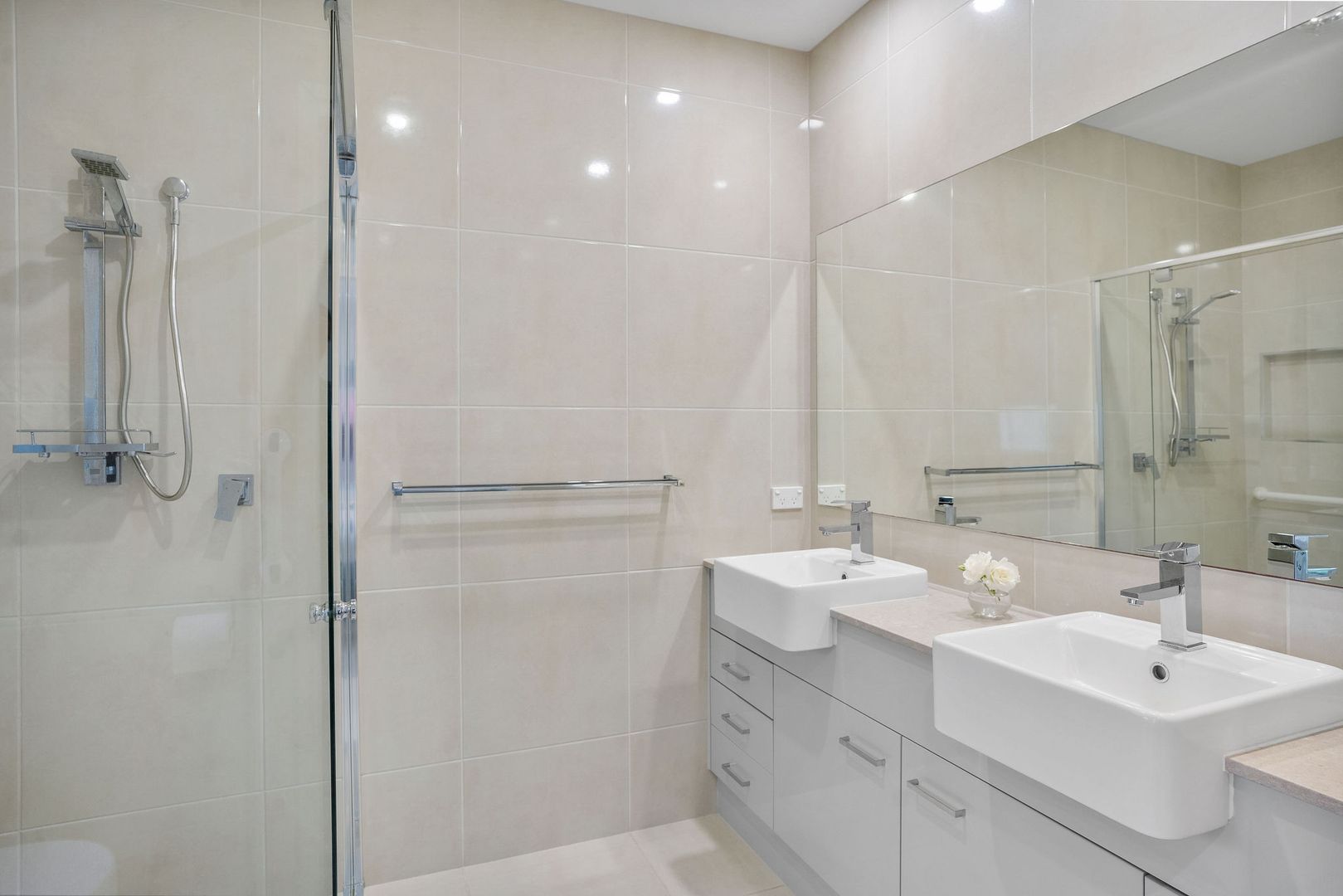 Alexandra by Palm Lake Resort