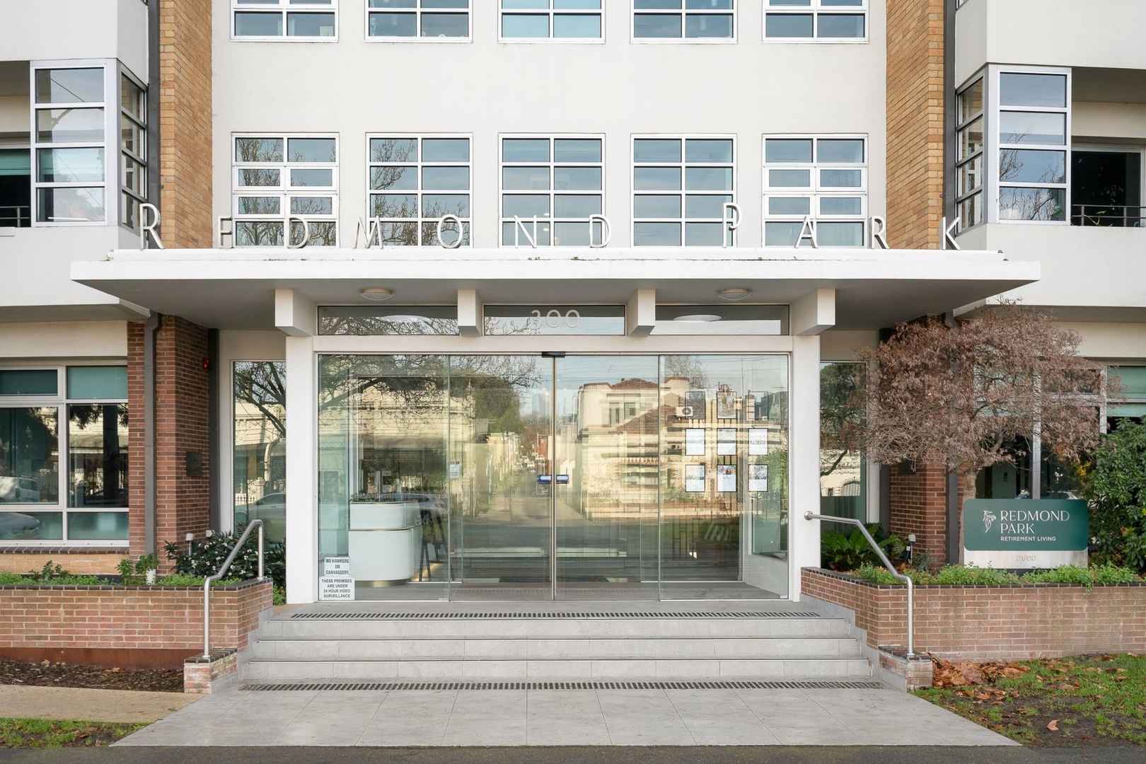 Spacious third-floor apartment with city views