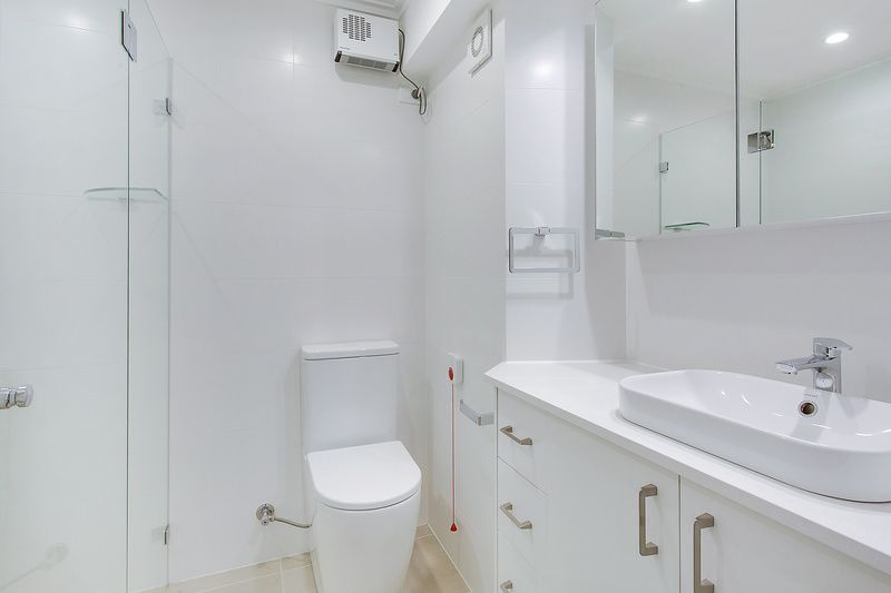 Luxury One-Bedroom Serviced Apartment in Lutanda Manor
