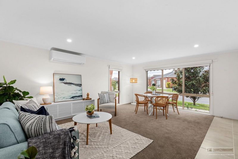 ** UNDER OFFER **   Fully renovated and ready to move in!