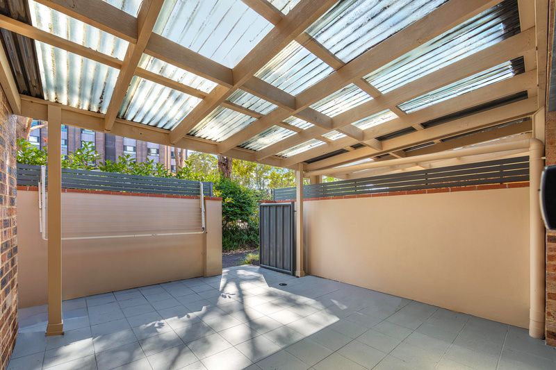 Private Villa with Patio in Quiet Village Pocket