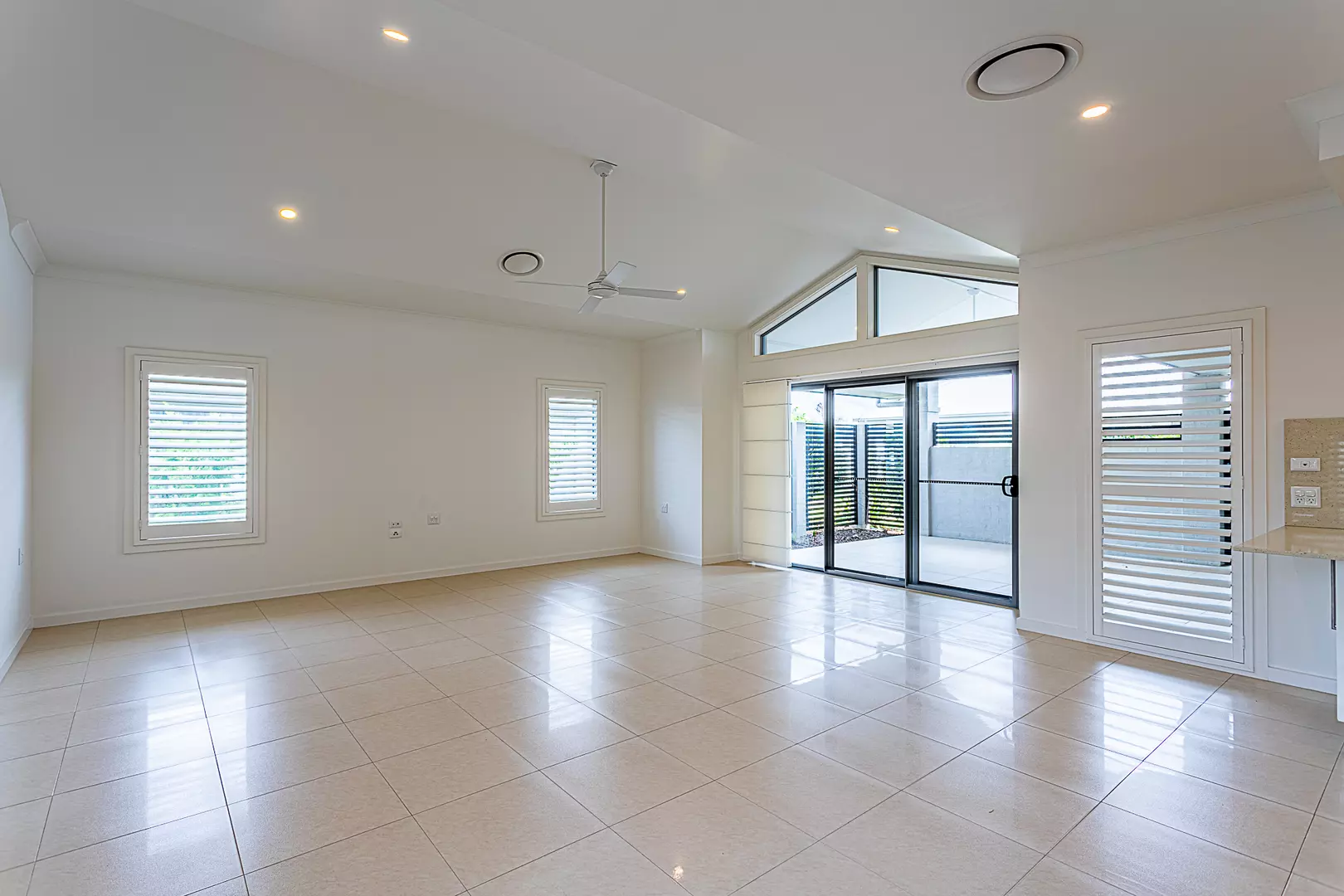 Cezanne III- by Palm Lake Resort Tea Gardens