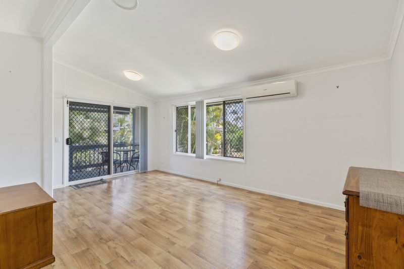 Bright Two Bedroom Home - Enjoy Easy Living!