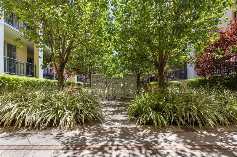 Stunning Views, Central Living!