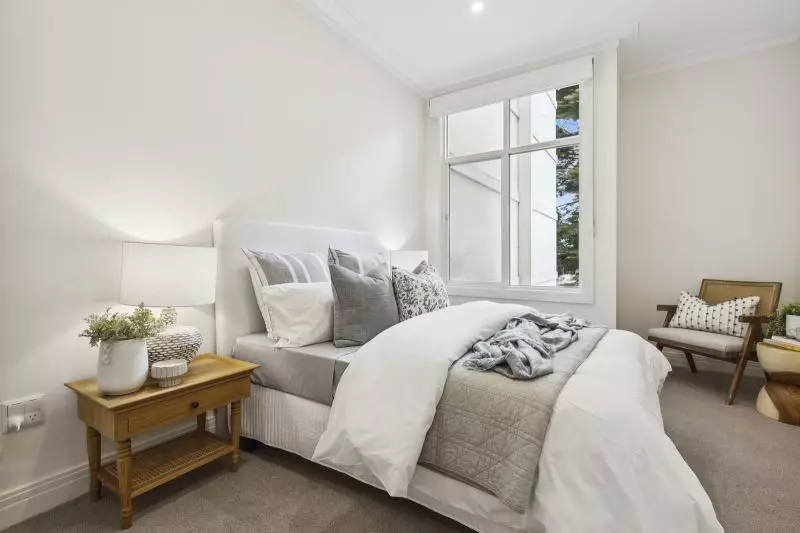 Elevated living in the heart of Kew