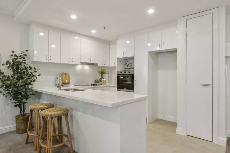 Light, bright & spacious two-bedroom apartment