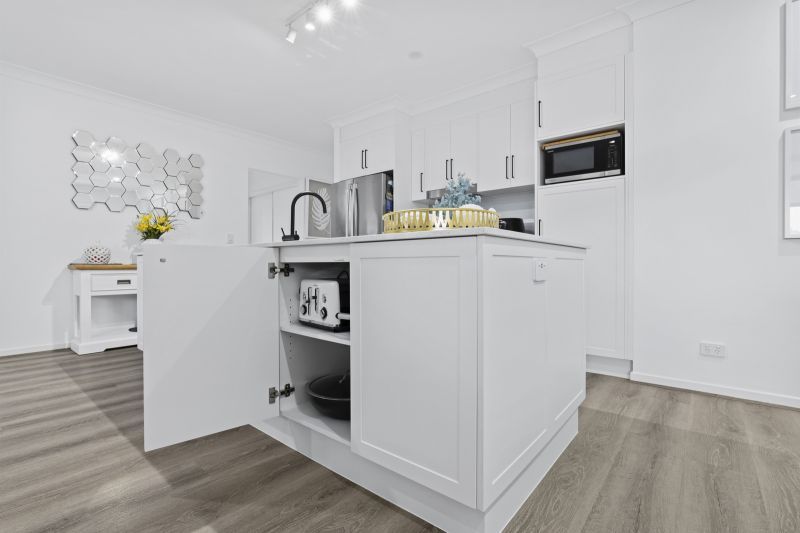 Beautiful Home
Don't skip this one- This two bedroom home is next level and not to be missed!