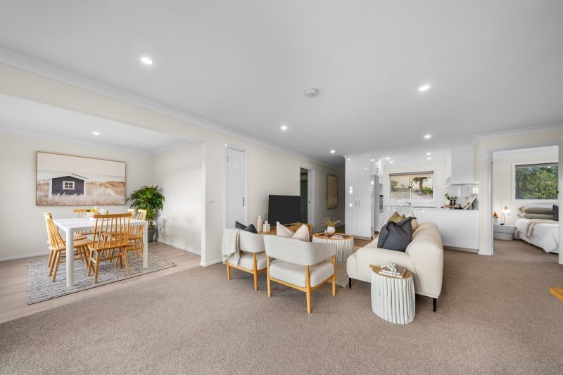 Large two-bed villa with views of Bilton Bay