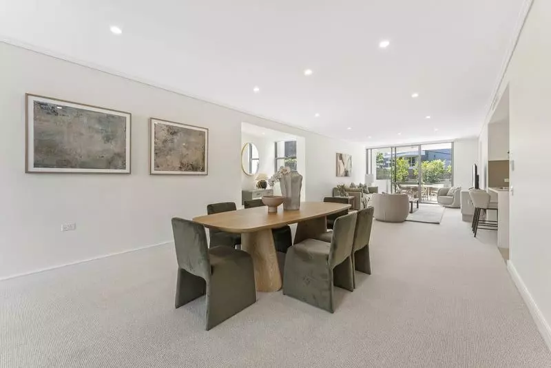 Light-filled Garden Apartment with Space, Privacy and Style