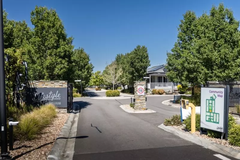 Lifestyle Communities Lyndarum - Beautiful home with modern upgrades!