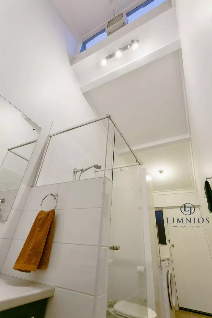 Premiere Location and Lifestyle!!