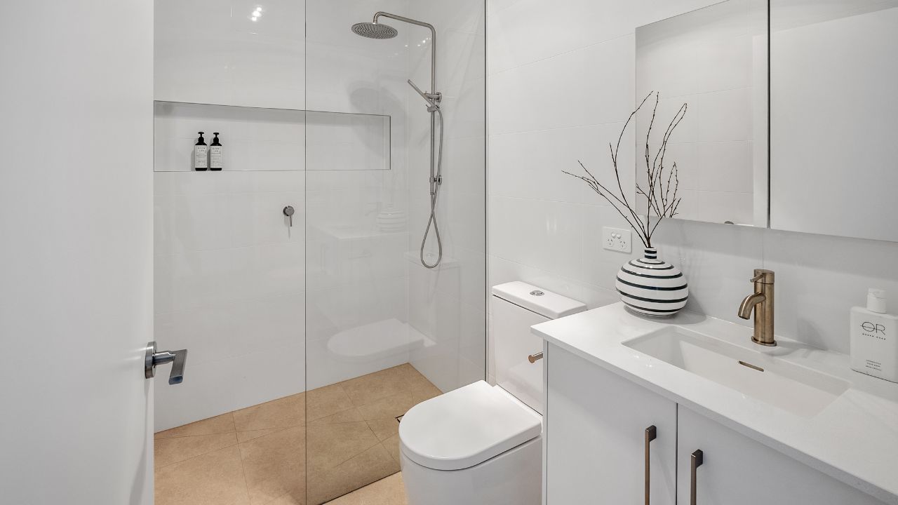 Feel at home in the Collina.