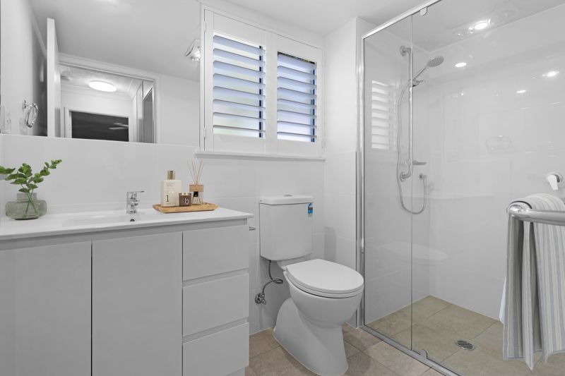 Ground-floor 2-bedroom villa overlooking the bowling green