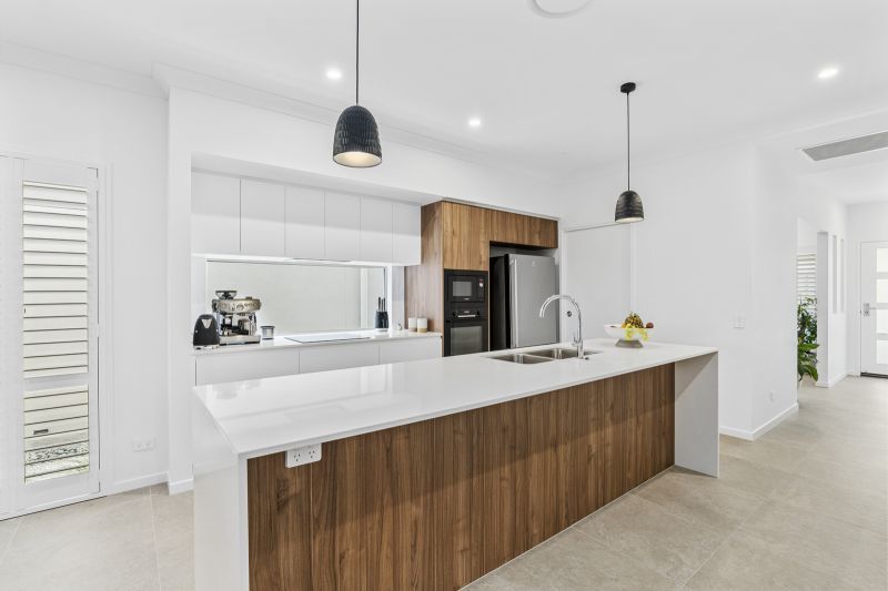 Site 176 - Established Kalbar