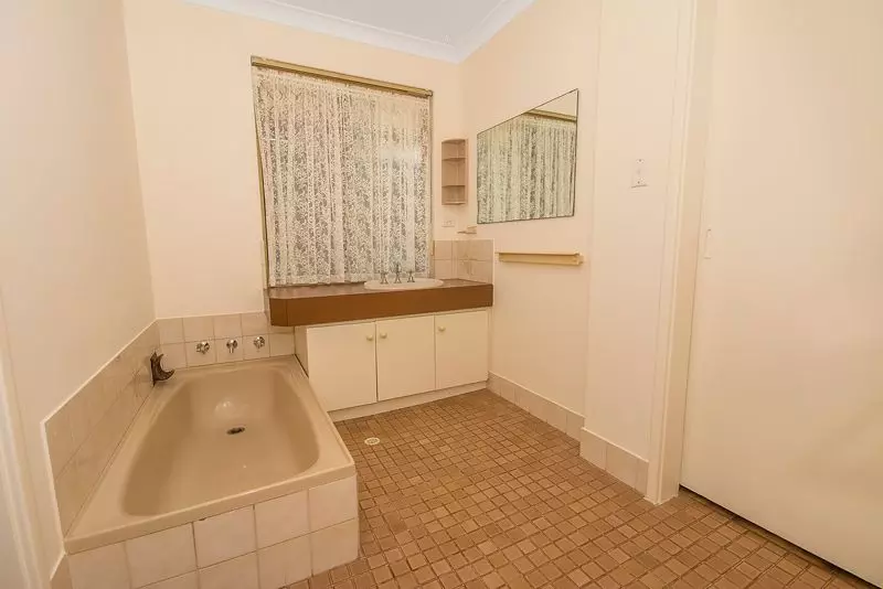 You need to see this!!!!! Under Offer