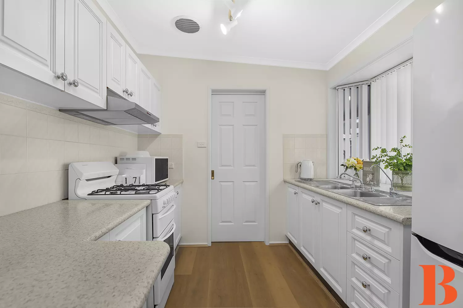 Three Bedroom Residence - Spacious and Open - Full Length Verandas Front and Rear